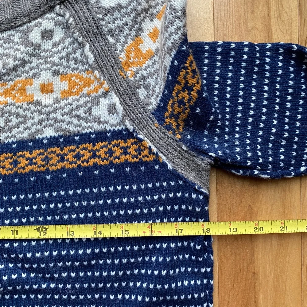 N/A sweater has